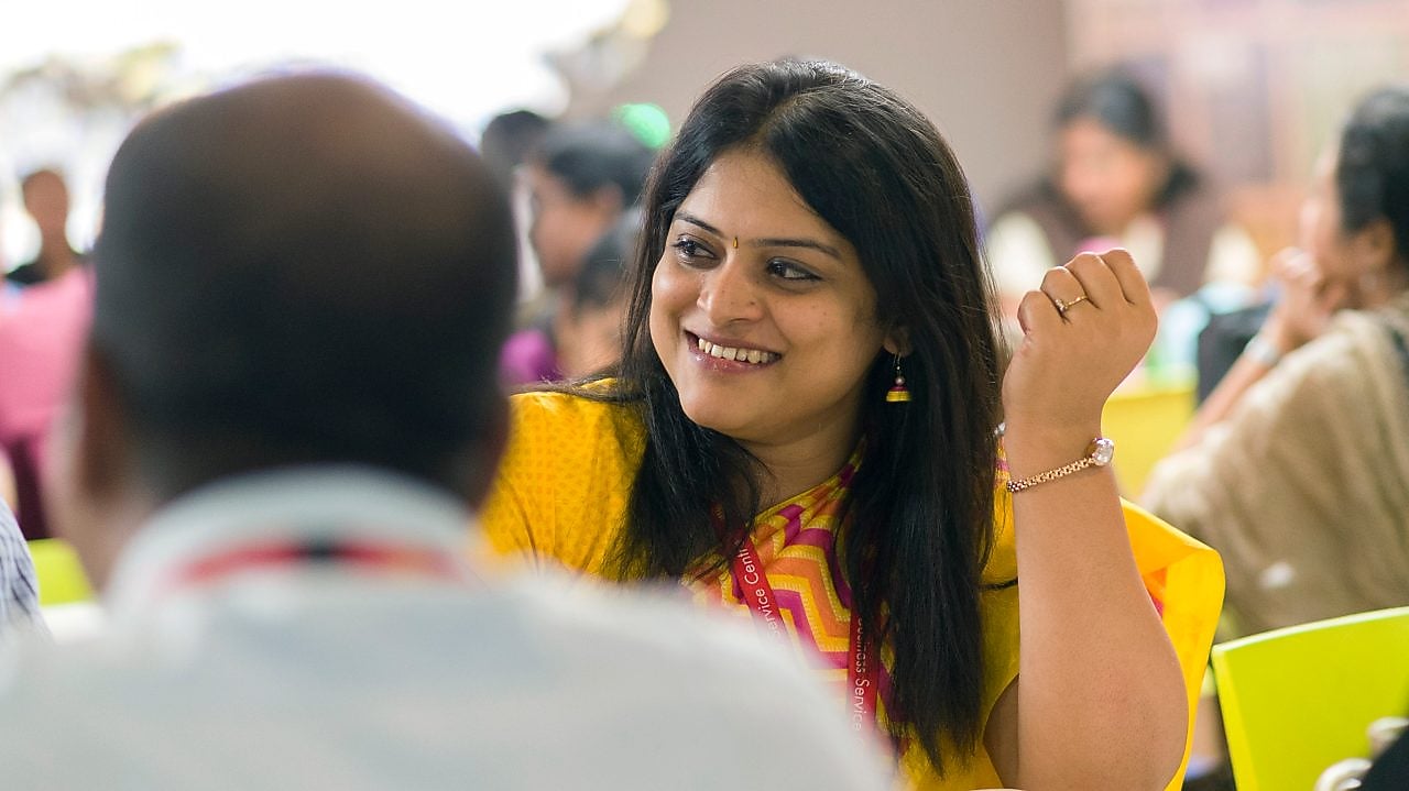 Empleados de Shell a la hora de la comida