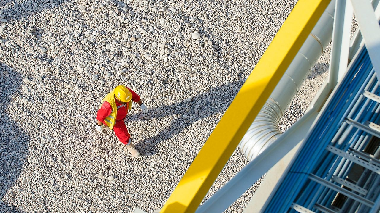 Ingeniero de Shell en una refinería