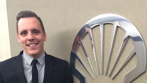 Stuart Young en Shell