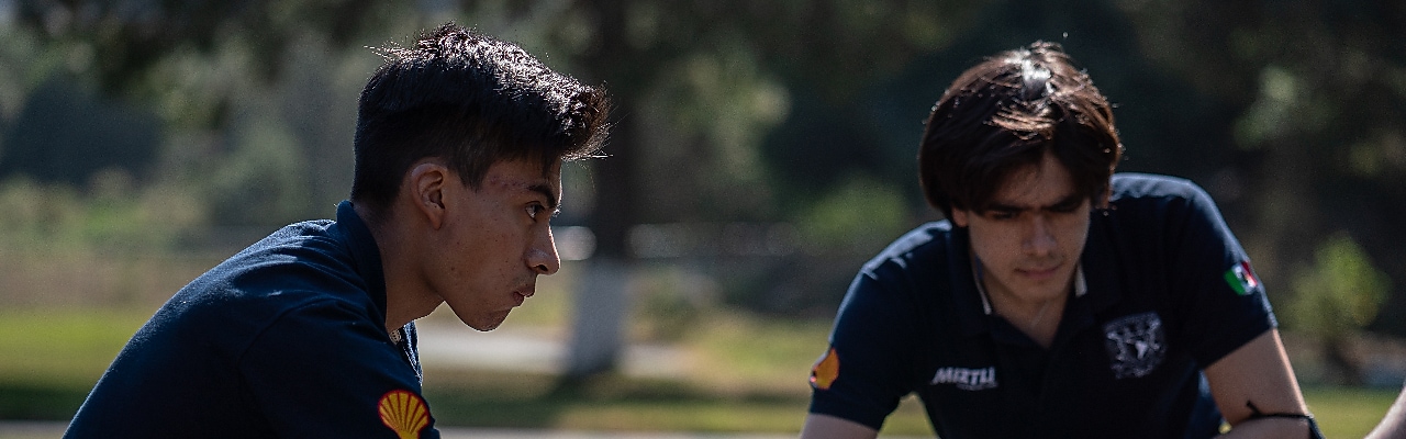 Rostros de algunos integrantes de equipo Miztli afinando detalles a su prototipo