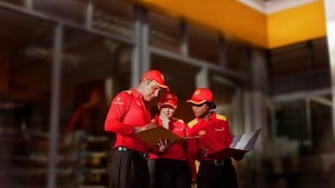 Empleados, contratistas o dependientes actuales o anteriores de Shell